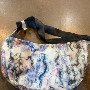 Baggu Medium Crescent Bag - Collina Strada